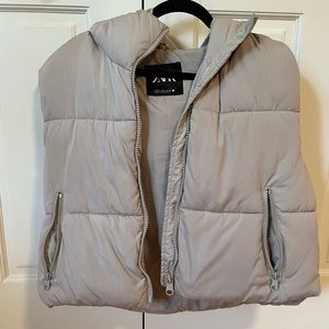 Zara beige cropped puffer vest